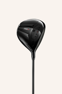Titleist GTS3 Driver mit shaft und Schlagfläche, liegend auf einem Golfplatz, detailreiche Nahaufnahme des Golfdrivers.