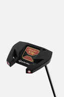 TaylorMade Spider GT Black Putter, Blick auf den schwarzen Putter mit moderner Design und rutschfester Griff.