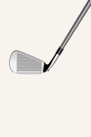 Kalea Gold Eisensatz von TaylorMade, hochwertige Eisensatz mit goldener Beschichtung, für präzises Golfspiel, auf Bild sichtbar