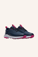 Damen-Golfschuhe von Footjoy, Tour Rival Modell, mit schwarzer Sohle und stylischem Design, auf weißem Hintergrund.