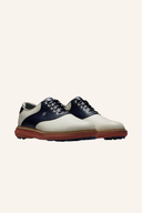 Traditions Spikeless Golfschuhe von Footjoy mit schwarzem Obermaterial und bequemem Design für das Golfspiel.